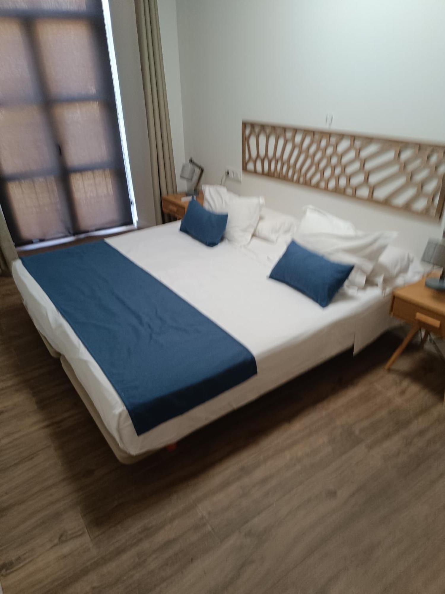 Apartamentos Al-Qazeres Luxury La Concepcion Caces Eksteriør billede